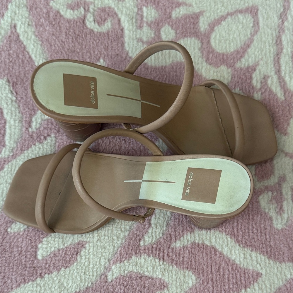 Dolce Vita Women's Tan Heeled Sandals